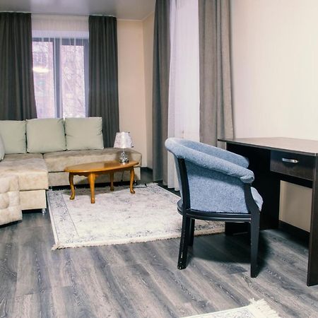 Alplaza Hotel Ustʼ-Kamenogorsk Zewnętrze zdjęcie