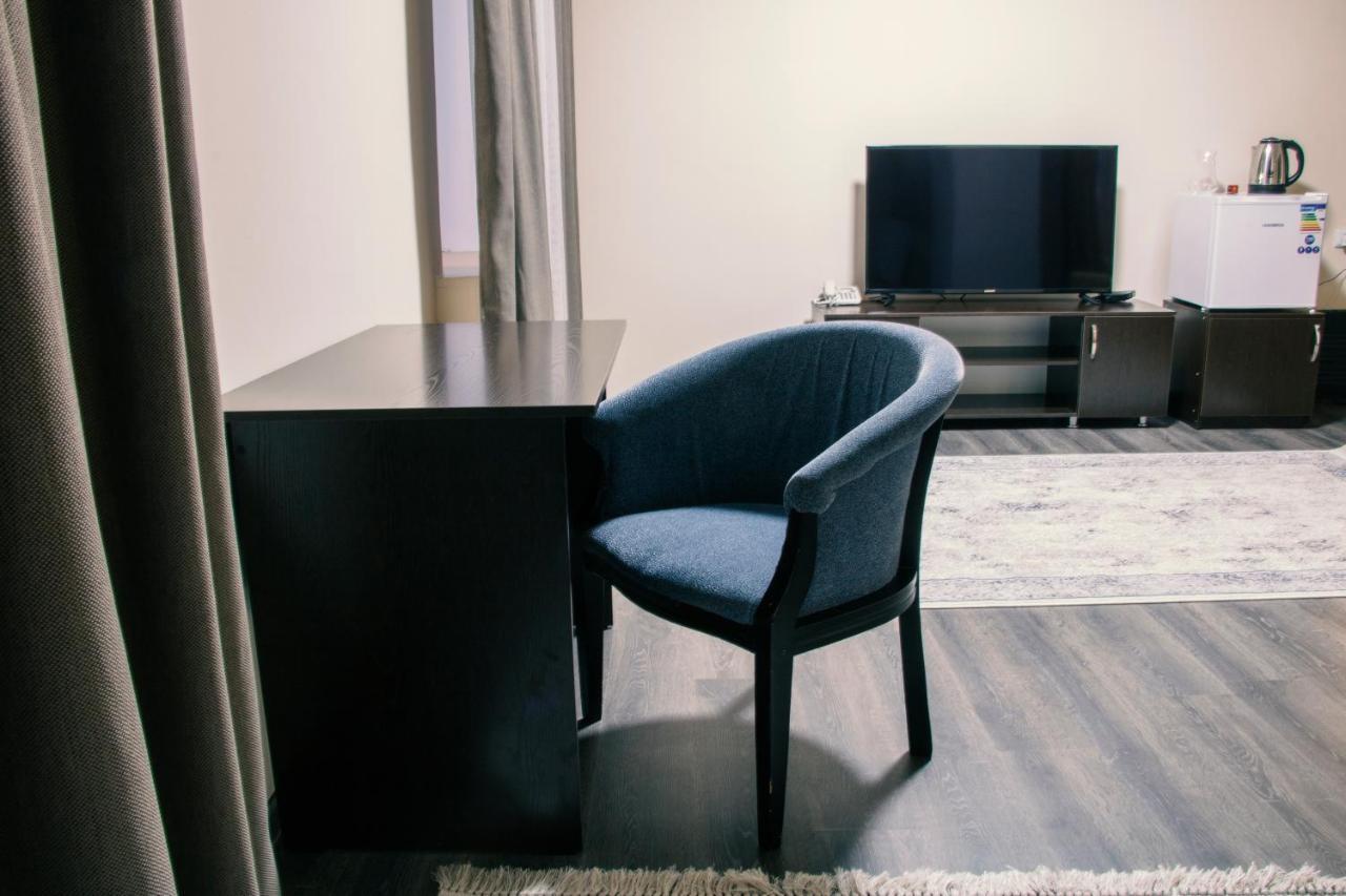Alplaza Hotel Ustʼ-Kamenogorsk Zewnętrze zdjęcie