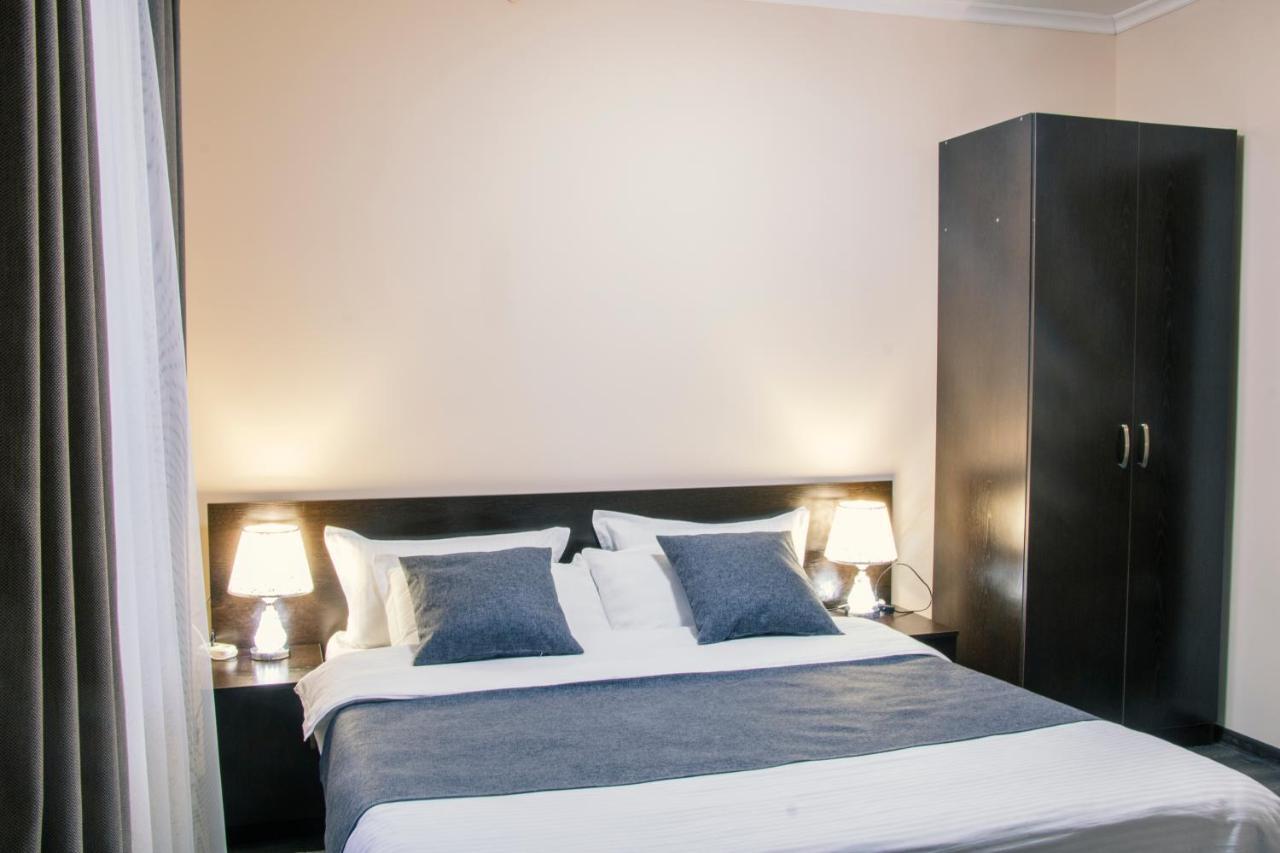 Alplaza Hotel Ustʼ-Kamenogorsk Zewnętrze zdjęcie