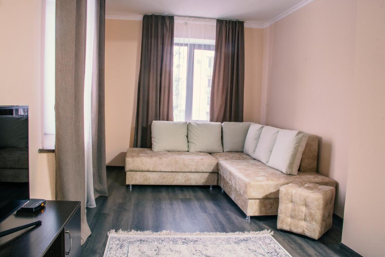 Alplaza Hotel Ustʼ-Kamenogorsk Zewnętrze zdjęcie