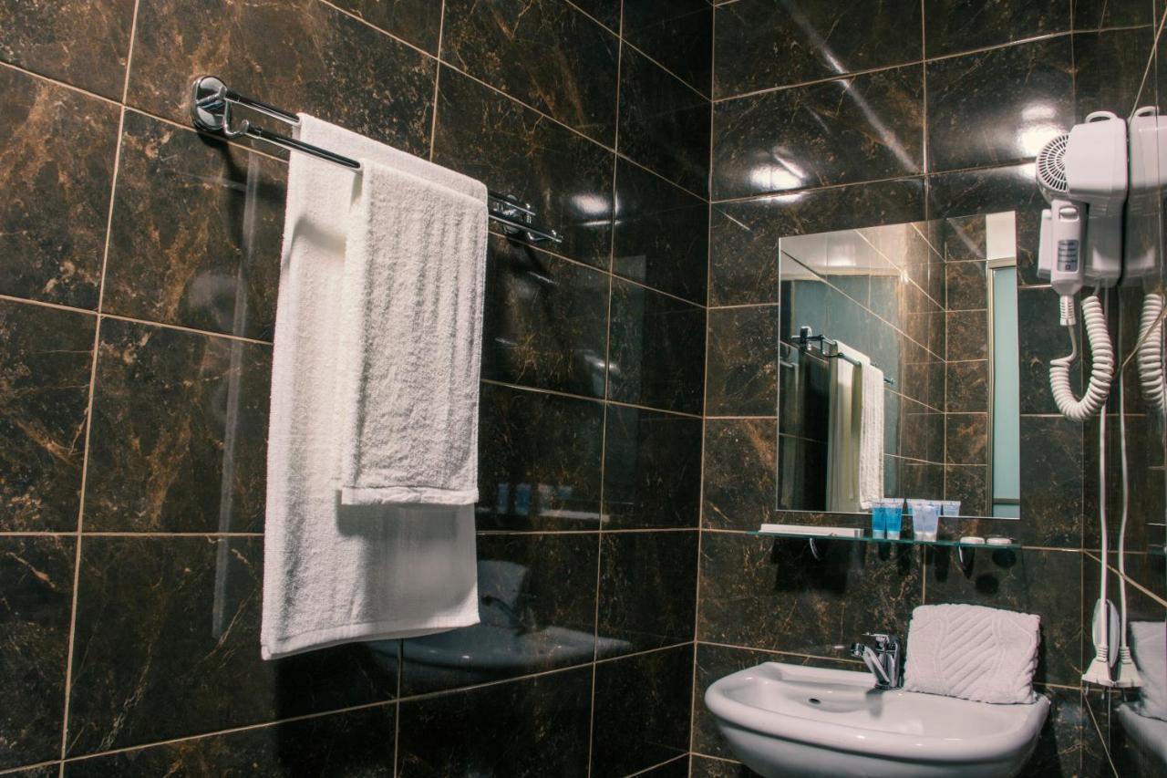 Alplaza Hotel Ustʼ-Kamenogorsk Zewnętrze zdjęcie