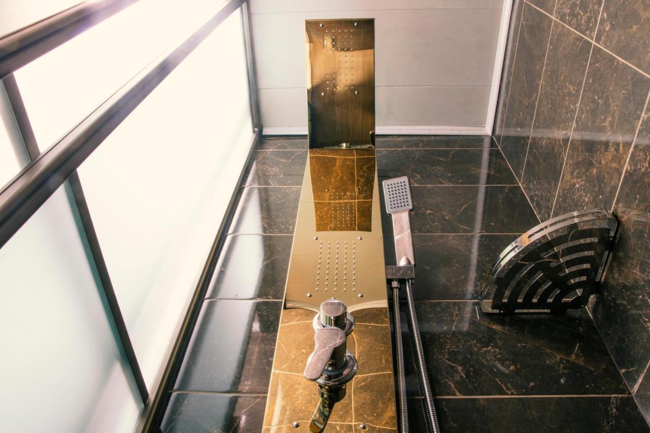Alplaza Hotel Ustʼ-Kamenogorsk Zewnętrze zdjęcie